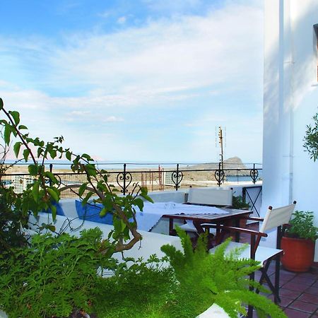 Maris Lindos Suites & Apartments Bagian luar foto