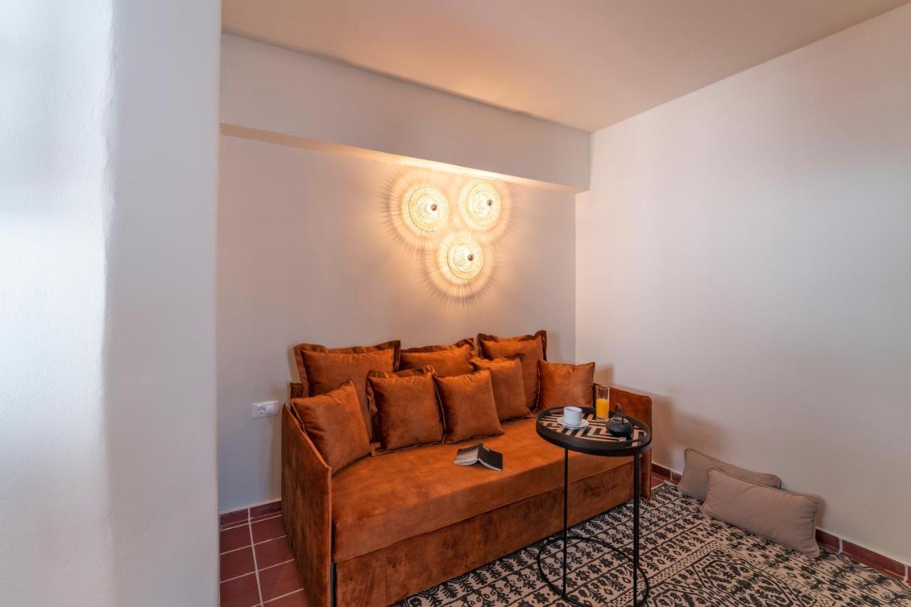 Maris Lindos Suites & Apartments Bagian luar foto
