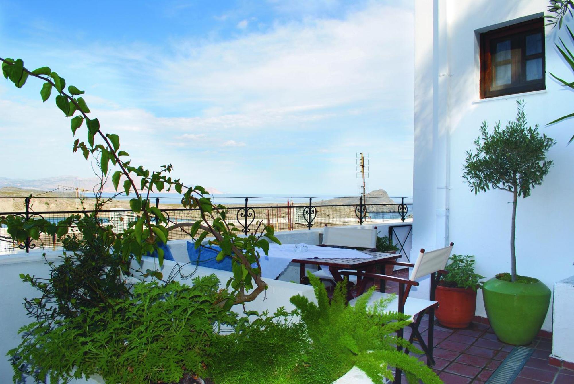 Maris Lindos Suites & Apartments Bagian luar foto
