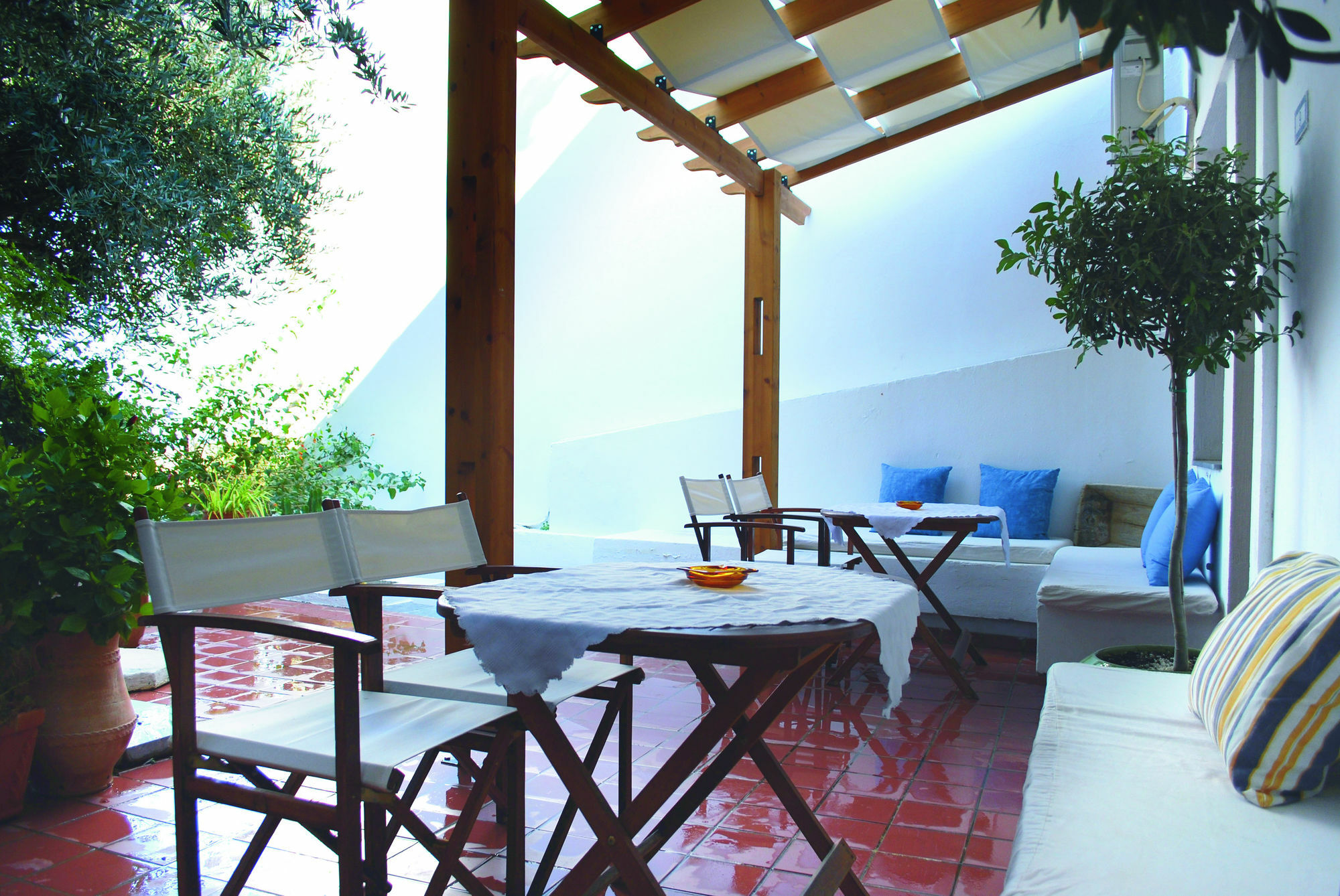 Maris Lindos Suites & Apartments Bagian luar foto